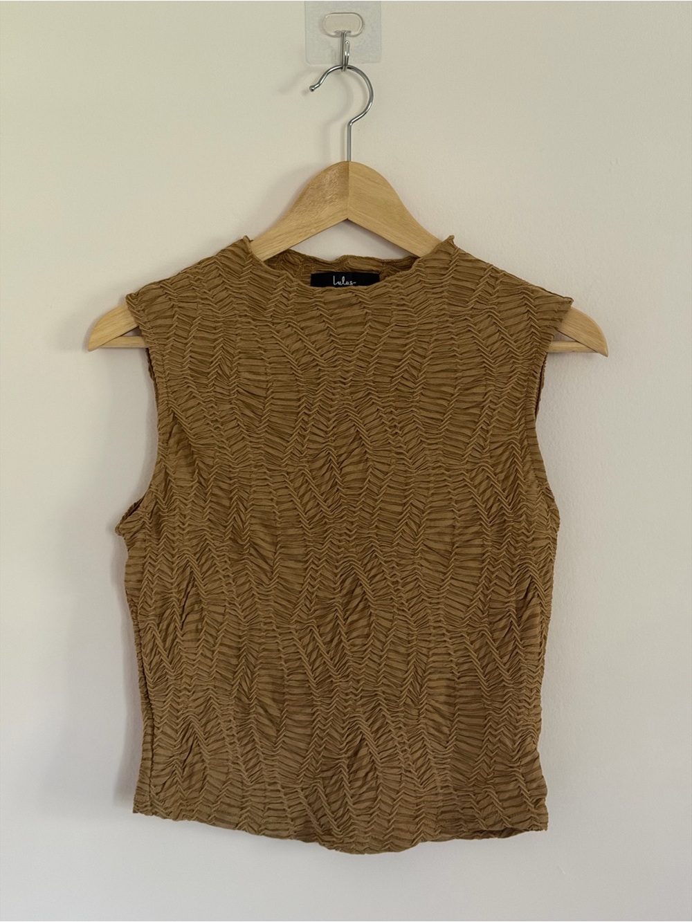 Lulu's Textured Sleeveless Tank Top in Camel